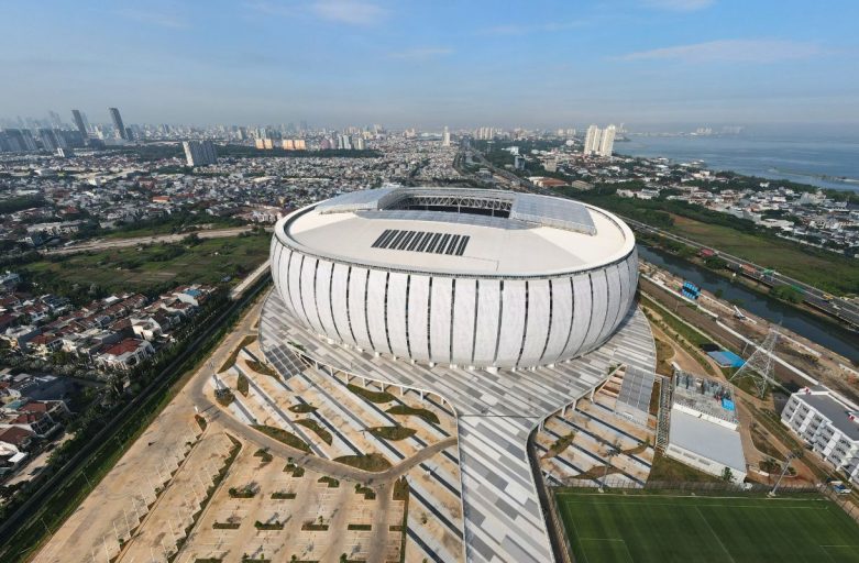 Berita Bola Hari Ini Keseruan Nobar di Stadion Terbuka